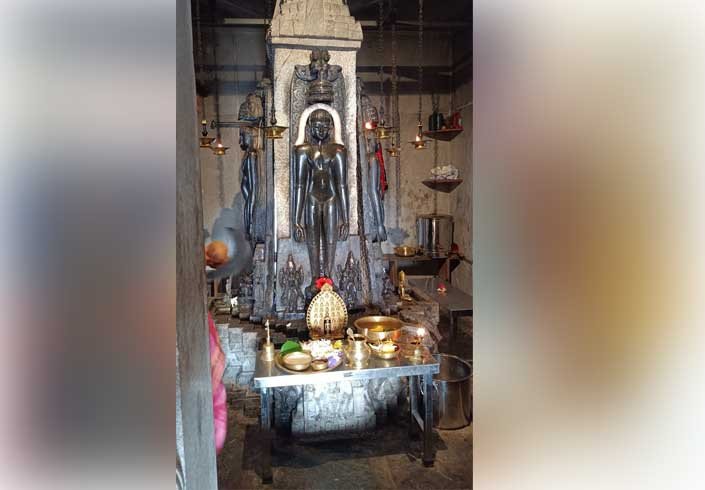 ಆನೆಕೆರೆ ಚತುರ್ಮುಖ ಬಸದಿಯ ಆದಿನಾಥ ಸ್ವಾಮಿಗೆ ಅರ್ಚನಾ ಪೂಜೆ