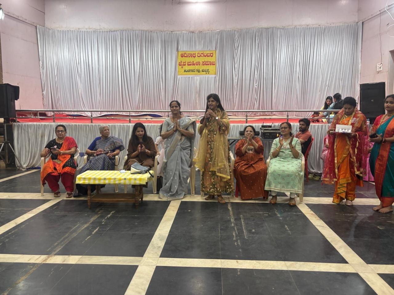 ಆದಿನಾಥ  ಮಹಿಳಾ  ಸಮಾಜ ಹುಬ್ಬಳ್ಳಿ