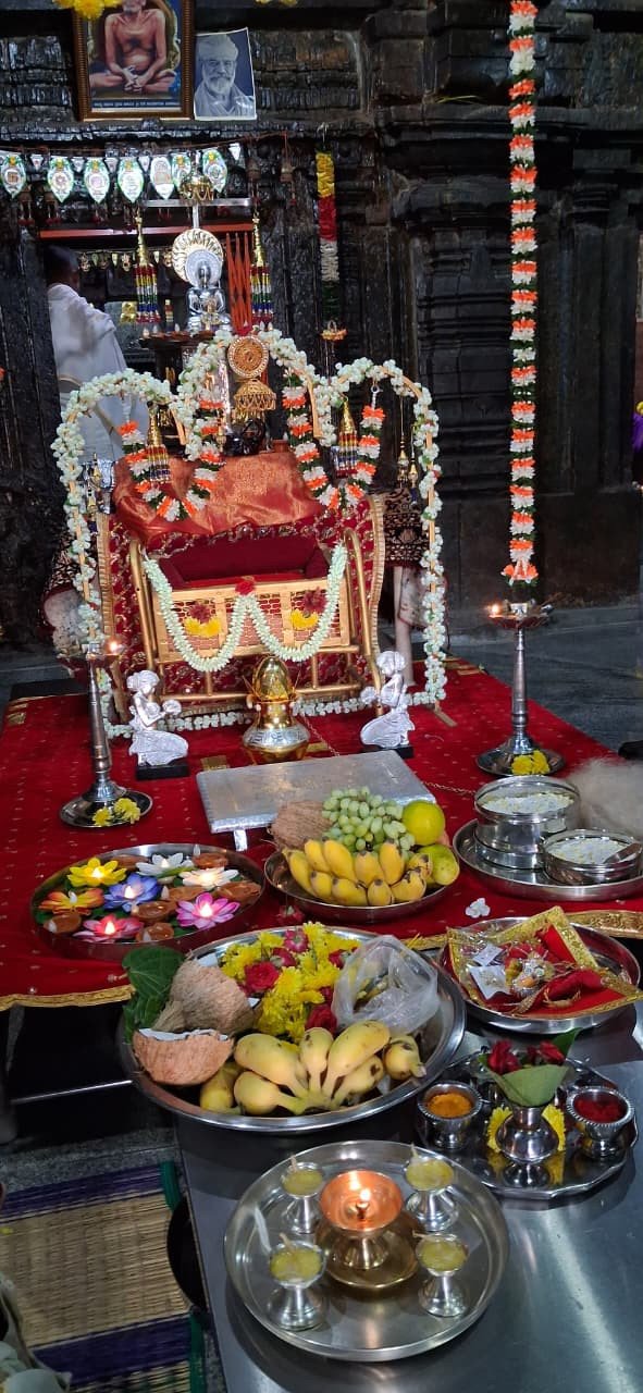 ಅರಸಿಕೇರೆ ಸಹಸ್ರಕೂಟ ಜಿನ ಮಂದಿರದಲ್ಲಿ, ಶ್ರುತಸ್ಕಂದ ಮಹಿಳಾ ಸಮಾಜದ ವತಿಯಿಂದ ಮಹಾವೀರ ಜಯಂತಿಯನ್ನು ಆಚರಿಸಲಾಯಿತು.